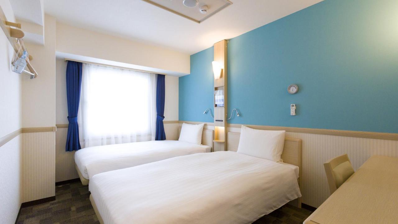 Toyoko Inn Ebina Eki Higashi Guchi Esterno foto
